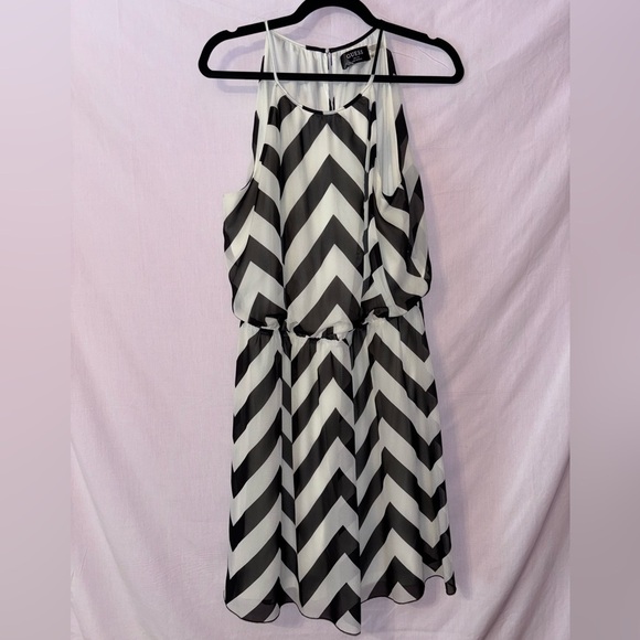 Guess Sleeveless Black and White Dress - Picture 1 of 10